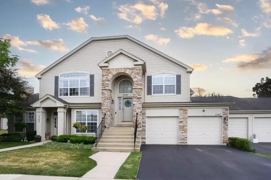 2587 Oak DR, West Dundee, IL 60118