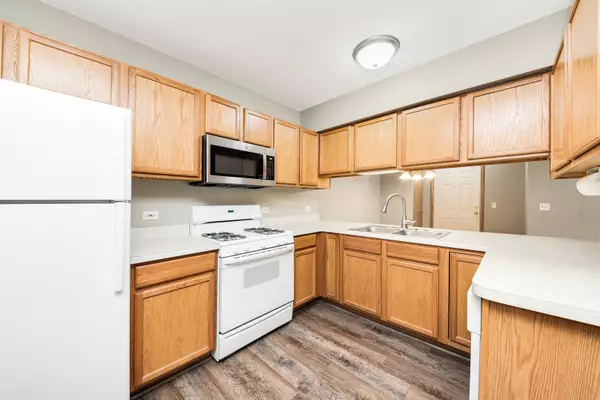 Addison, IL 60101,881 N Swift RD #103