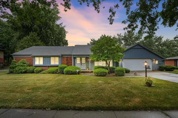 3104 Meadow Brook DR, Champaign, IL 61822