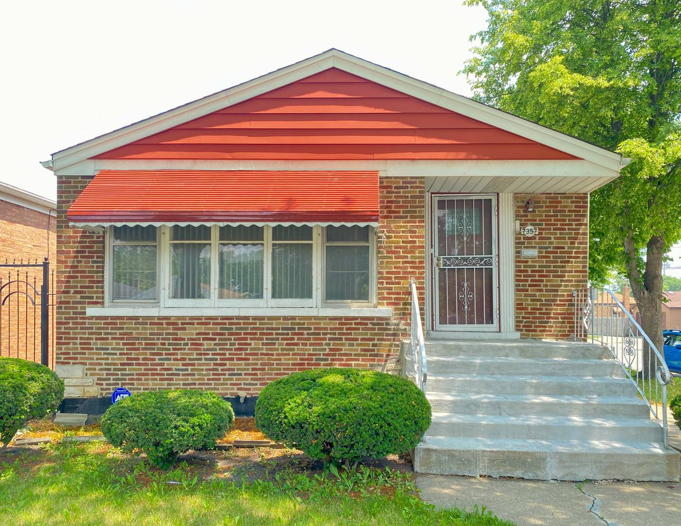 7357 S Rockwell ST, Chicago, IL 60629