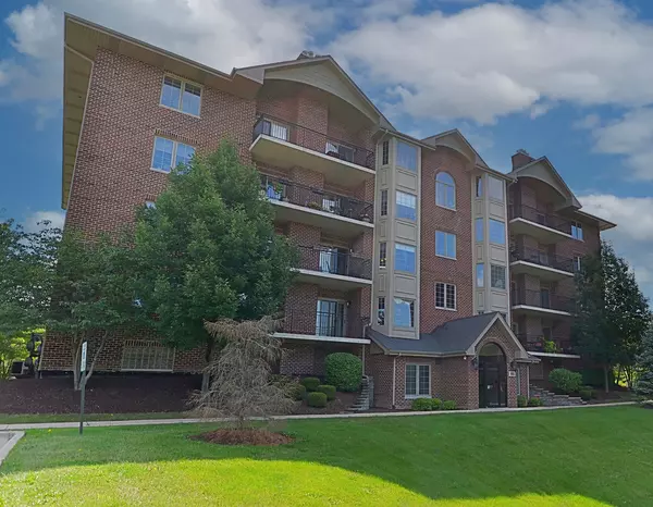 6675 S CASS AVE #5A, Westmont, IL 60559