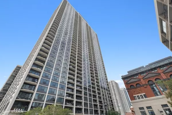 1560 N SANDBURG TER #2109J, Chicago, IL 60610