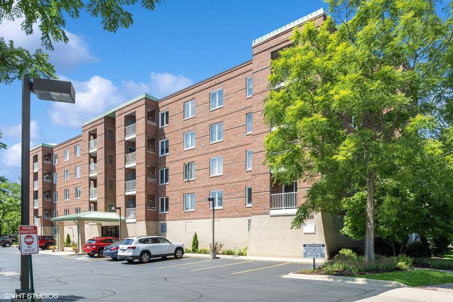 6211 Lincoln AVE #507, Morton Grove, IL 60053