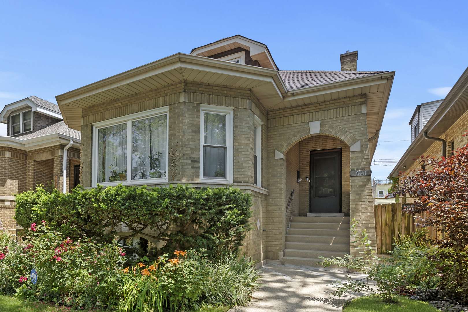 6141 N MAPLEWOOD AVE, Chicago, IL 60659