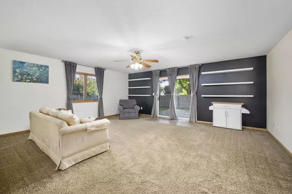 Morris, IL 60450,1593 Edgewater DR