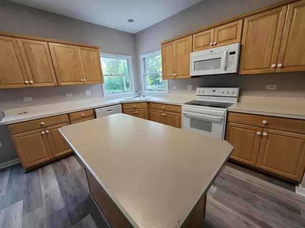 Algonquin, IL 60102,1124 Fox River DR