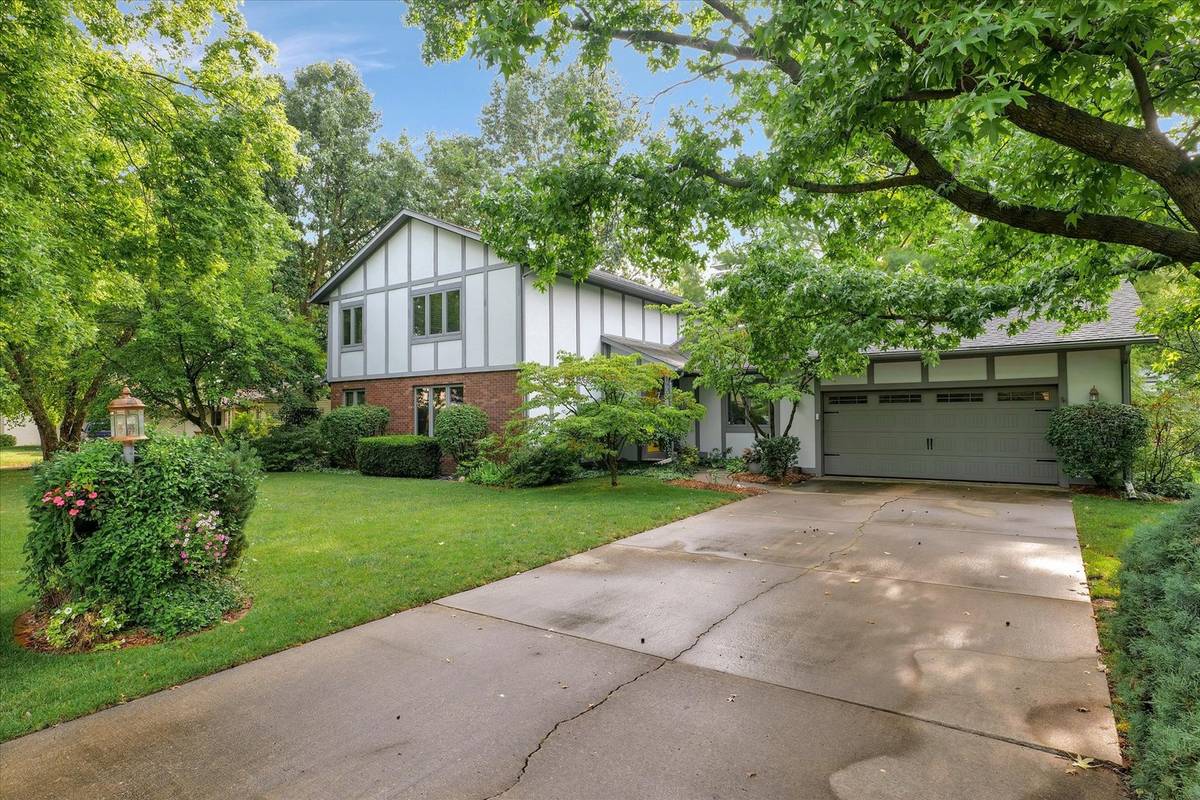 Champaign, IL 61822,1909 Byrnebruk DR