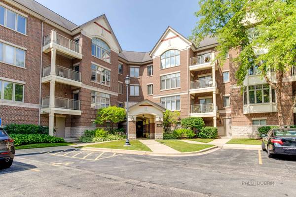 445 Village Green #208, Lincolnshire, IL 60069