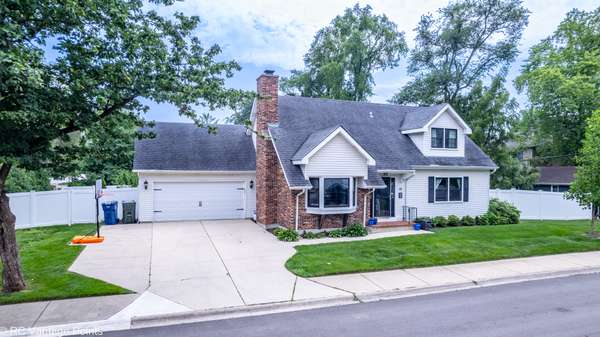 10 W 12TH AVE, Naperville, IL 60563