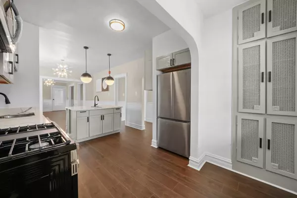 Chicago, IL 60651,1010 N Lorel AVE