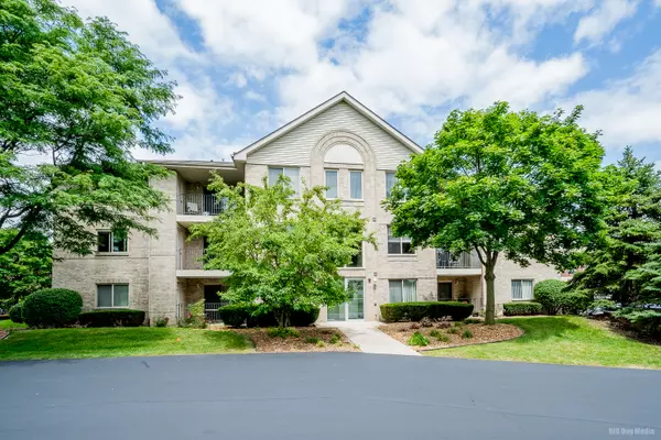 6820 Ridge Point DR #2-2C, Oak Forest, IL 60452