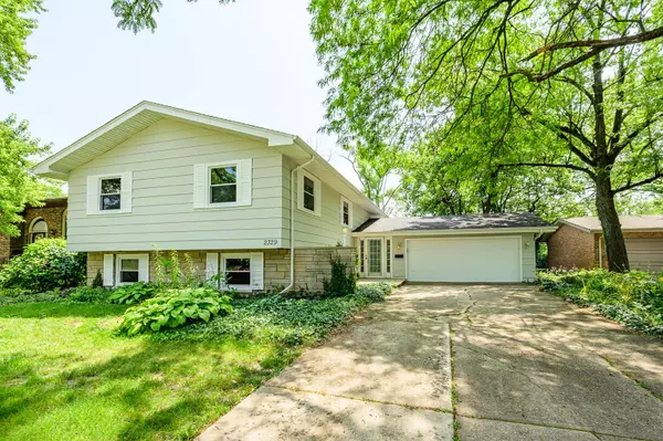 2329 Alexander TER, Homewood, IL 60430