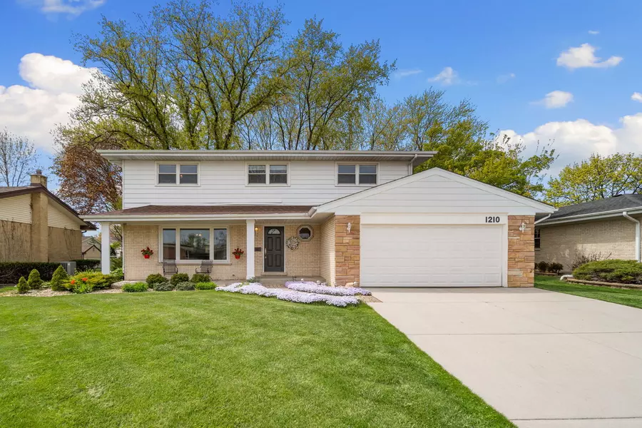 1210 S DUNTON AVE, Arlington Heights, IL 60005