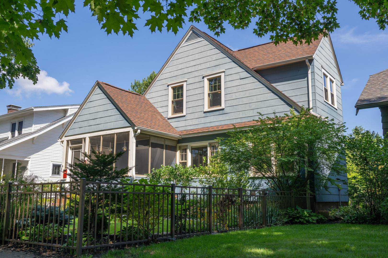 916 W Daniel ST, Champaign, IL 61821