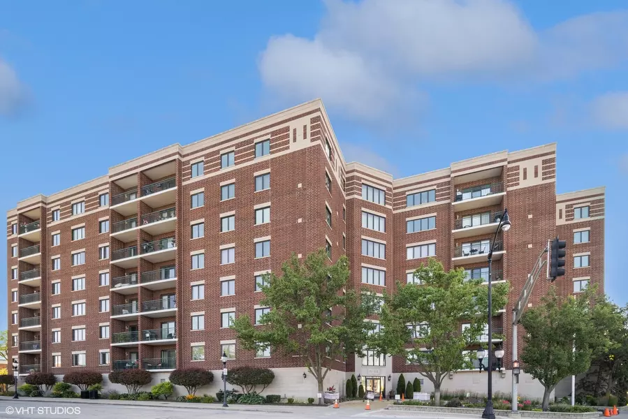 201 N Vail AVE #807, Arlington Heights, IL 60004