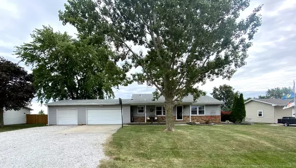 Tolono, IL 61880,1206 Meadow LN