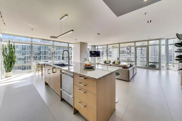 Chicago, IL 60654,510 W ERIE ST #1801