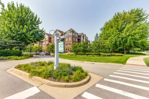 400 Village Green Pkwy #106, Lincolnshire, IL 60069