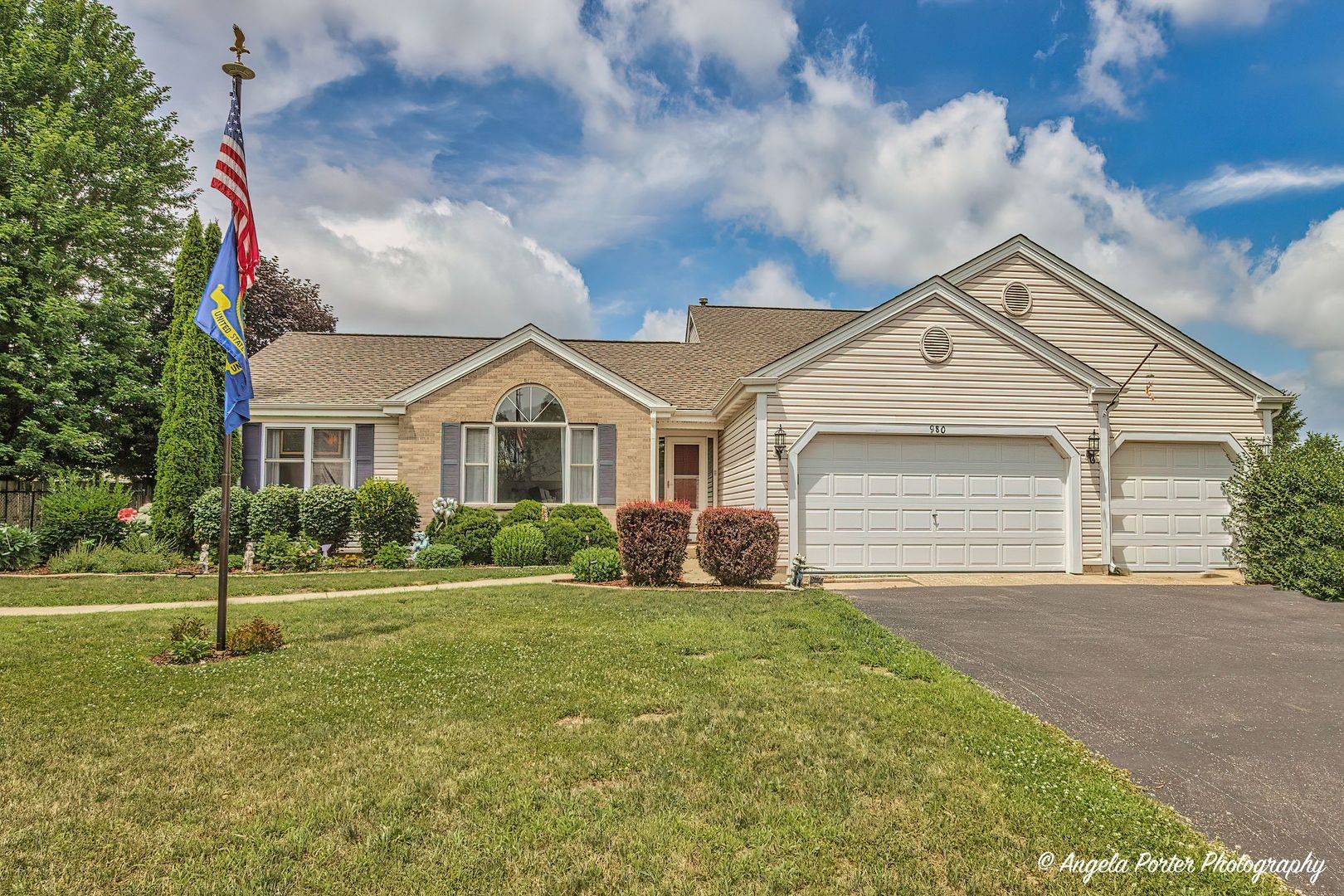 980 Beaver Pond DR, Marengo, IL 60152