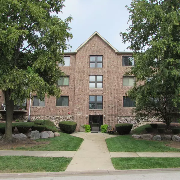 11001 Deblin LN #106, Oak Lawn, IL 60453