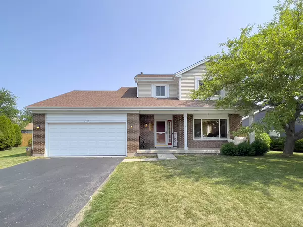 1530 Hollytree LN, Crystal Lake, IL 60014