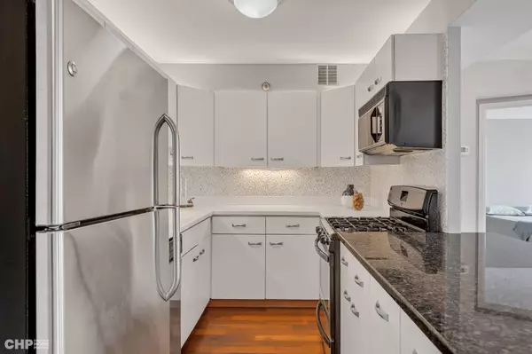 Chicago, IL 60610,1309 N Wells ST #904