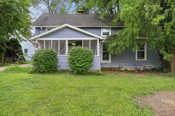207 W MAIN ST, Savoy, IL 61874