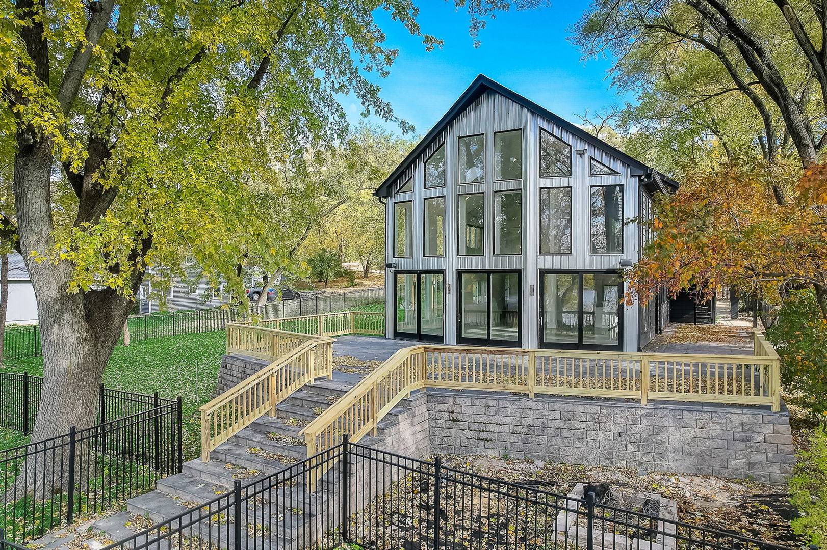 South Elgin, IL 60177,500 N Center ST