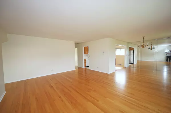 Elk Grove Village, IL 60007,1472 Haise LN