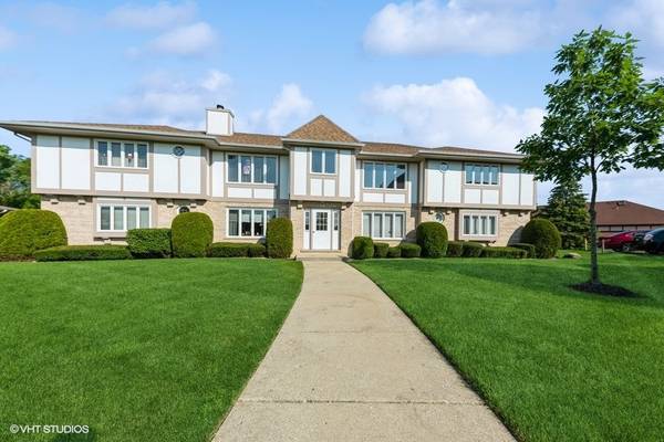 5 Saint Moritz DR #202, Palos Park, IL 60464