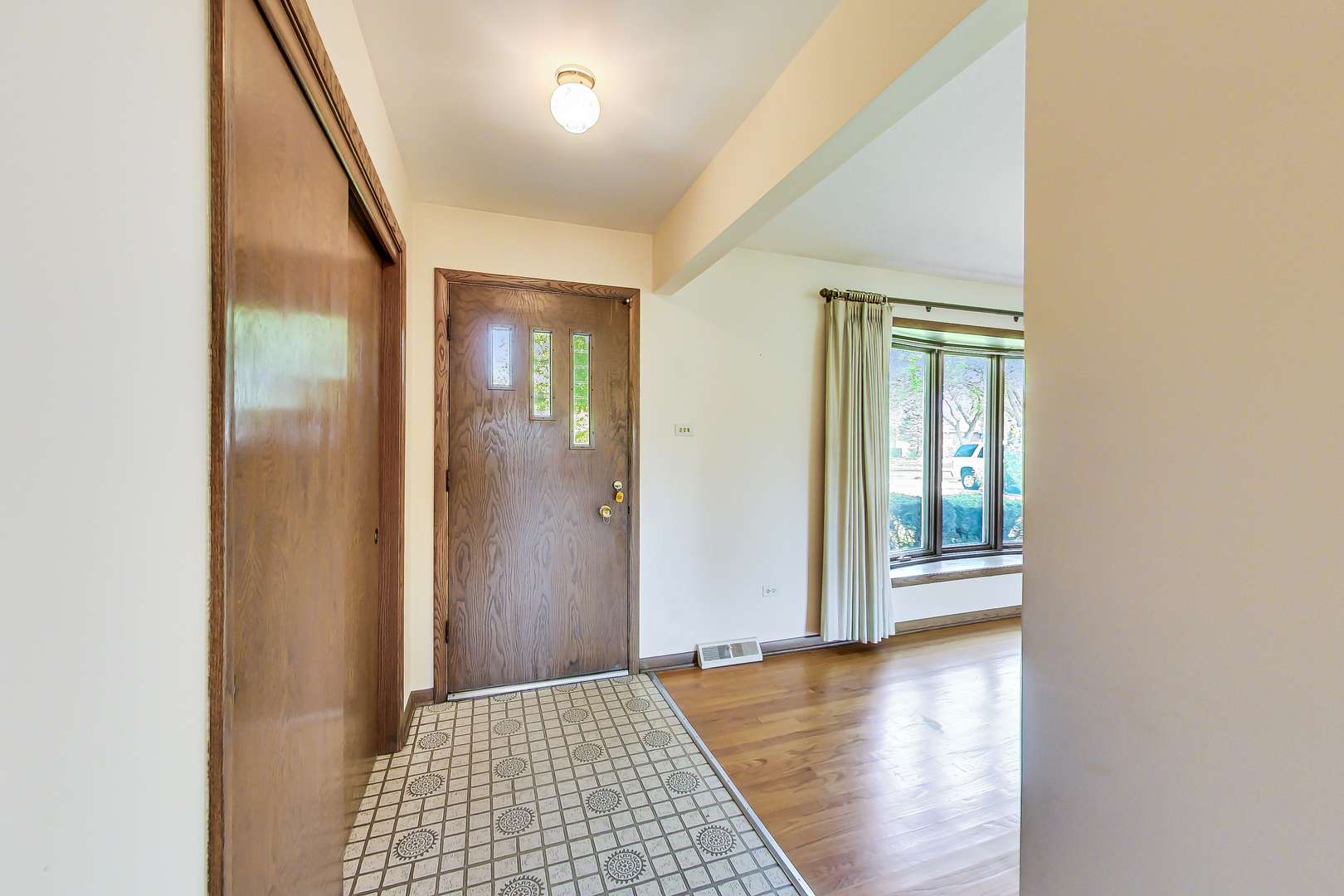 Darien, IL 60561,8124 Sawyer RD