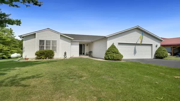 3172 N Silver Ridge DR, Oregon, IL 61061