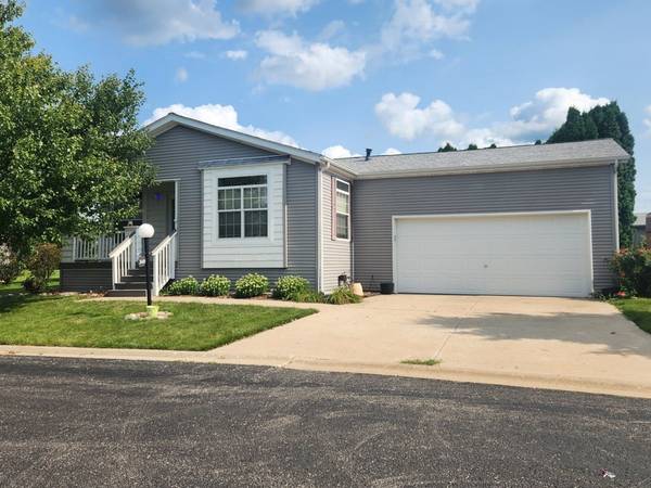 349 Mallard LN, Sandwich, IL 60548