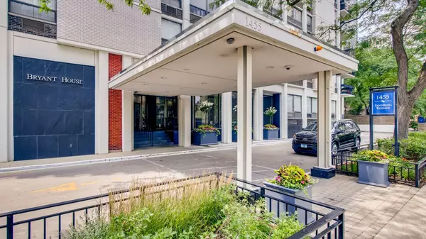 Chicago, IL 60610,1455 N Sandburg TER #2501B