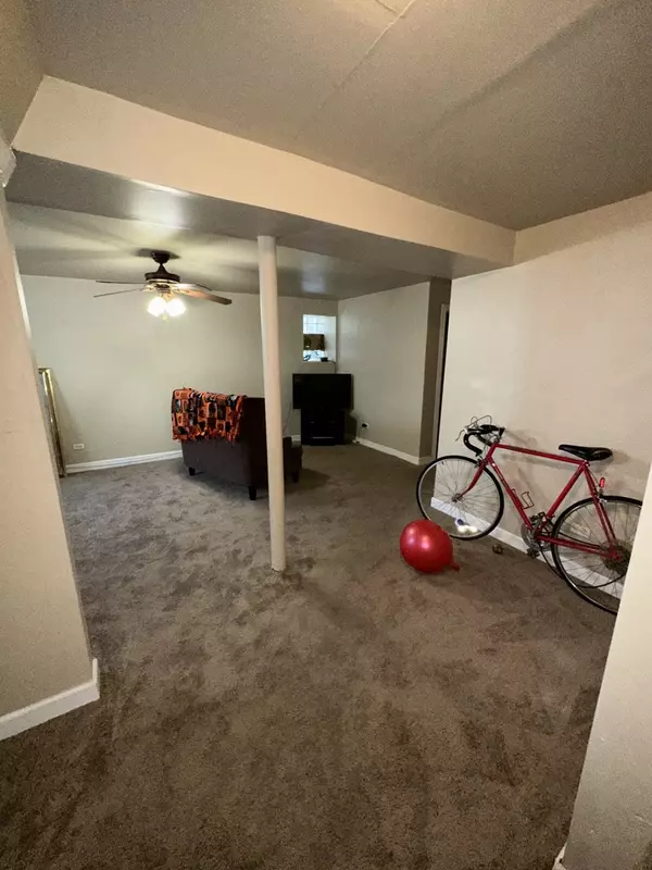 Chicago, IL 60624,3437 W Harrison ST