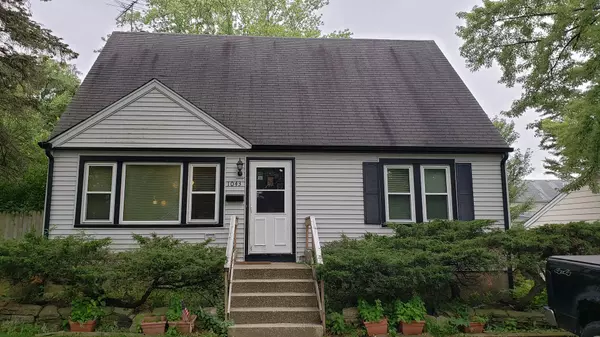 1043 Elmwood AVE, Deerfield, IL 60015