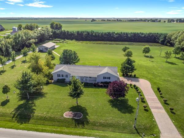 87 N 370E RD, Foosland, IL 61845