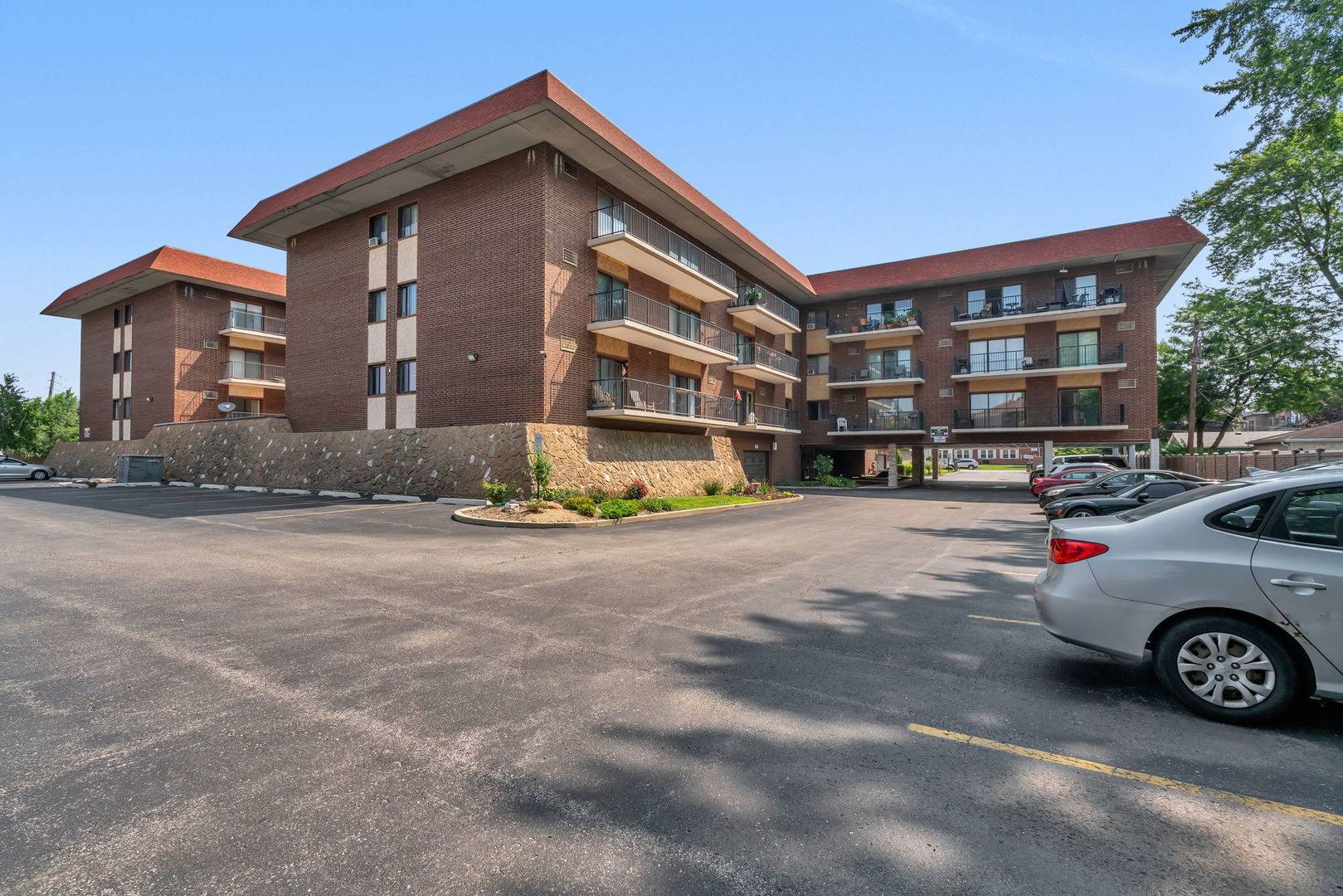 Oak Lawn, IL 60453,9540 Mayfield AVE #111S