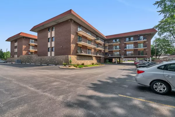 Oak Lawn, IL 60453,9540 Mayfield AVE #111S