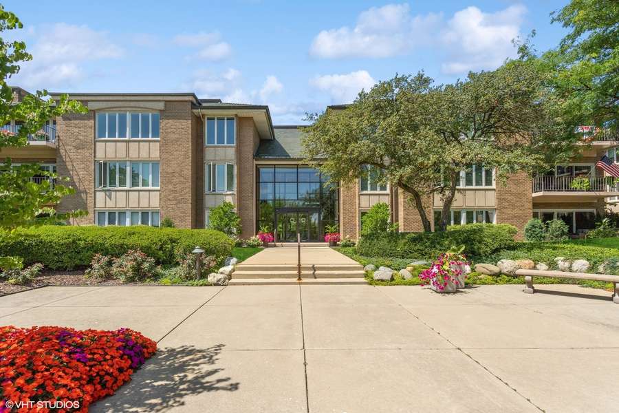 1 Oak Brook Club DR #A112, Oak Brook, IL 60523