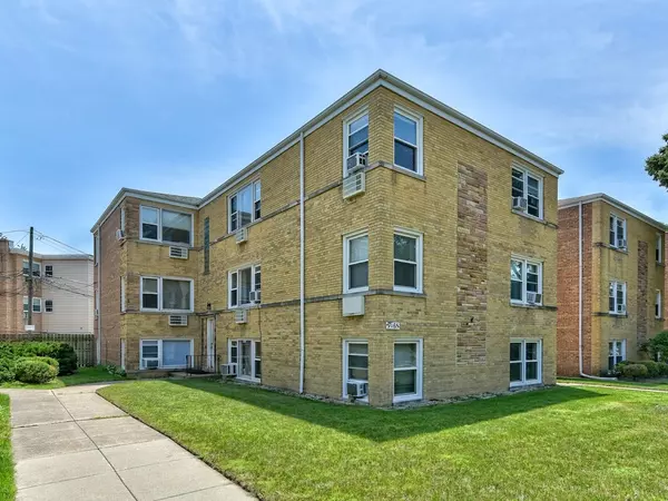 9065 N GROSS POINT RD, Skokie, IL 60077