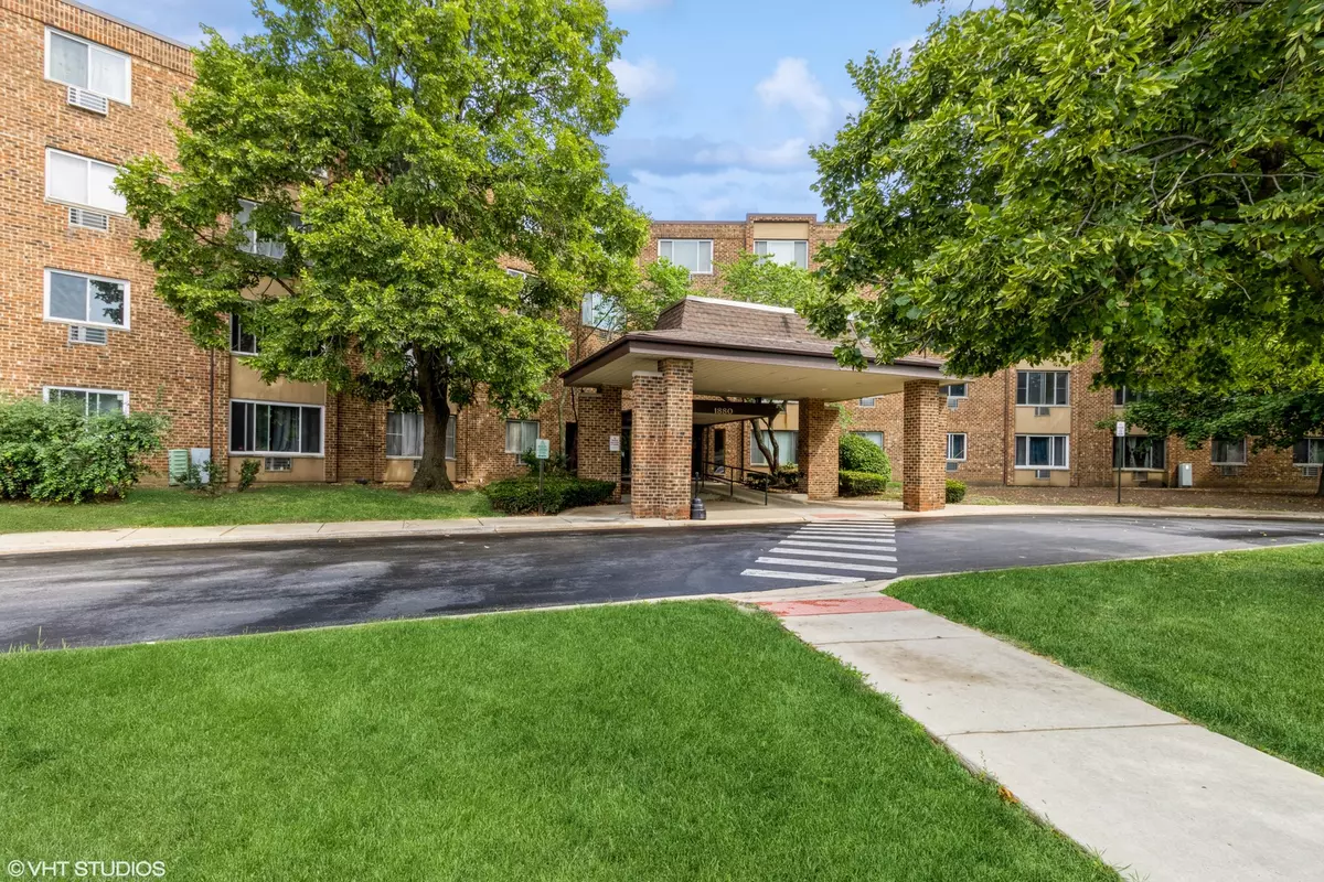 Hoffman Estates, IL 60169,1880 Bonnie LN #411