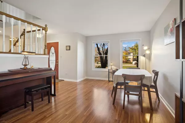 Arlington Heights, IL 60005,1265 S Chestnut AVE