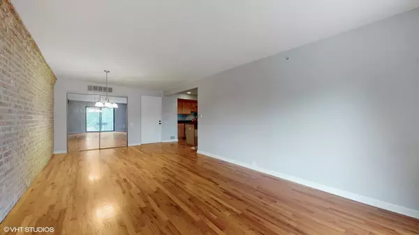 Barrington, IL 60010,600 W RUSSELL ST #208