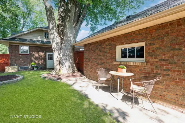 Elgin, IL 60123,29 N Edison AVE