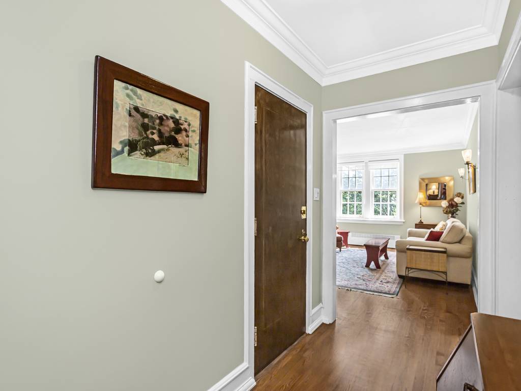 Evanston, IL 60202,554 Sheridan SQ #2