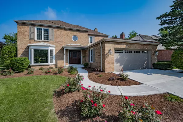 906 Red Fox LN, Oak Brook, IL 60523