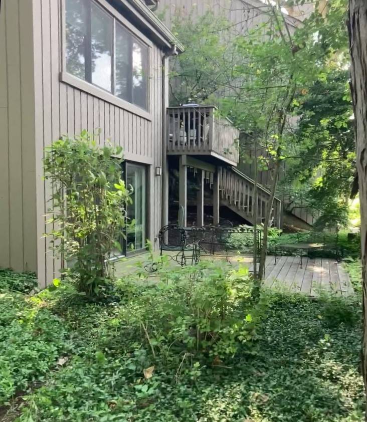 Lake Barrington, IL 60010,262 Rolling Wood LN