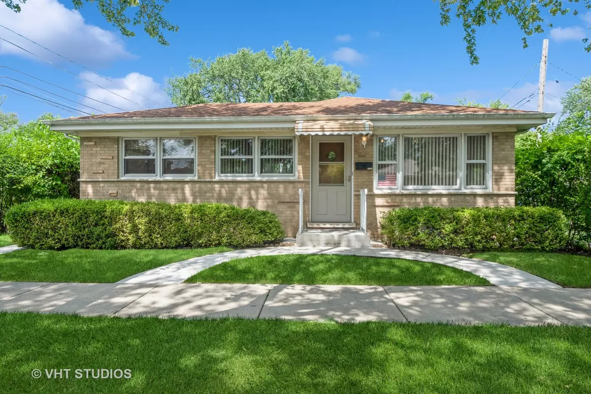 Skokie, IL 60076,3750 Clifford TER