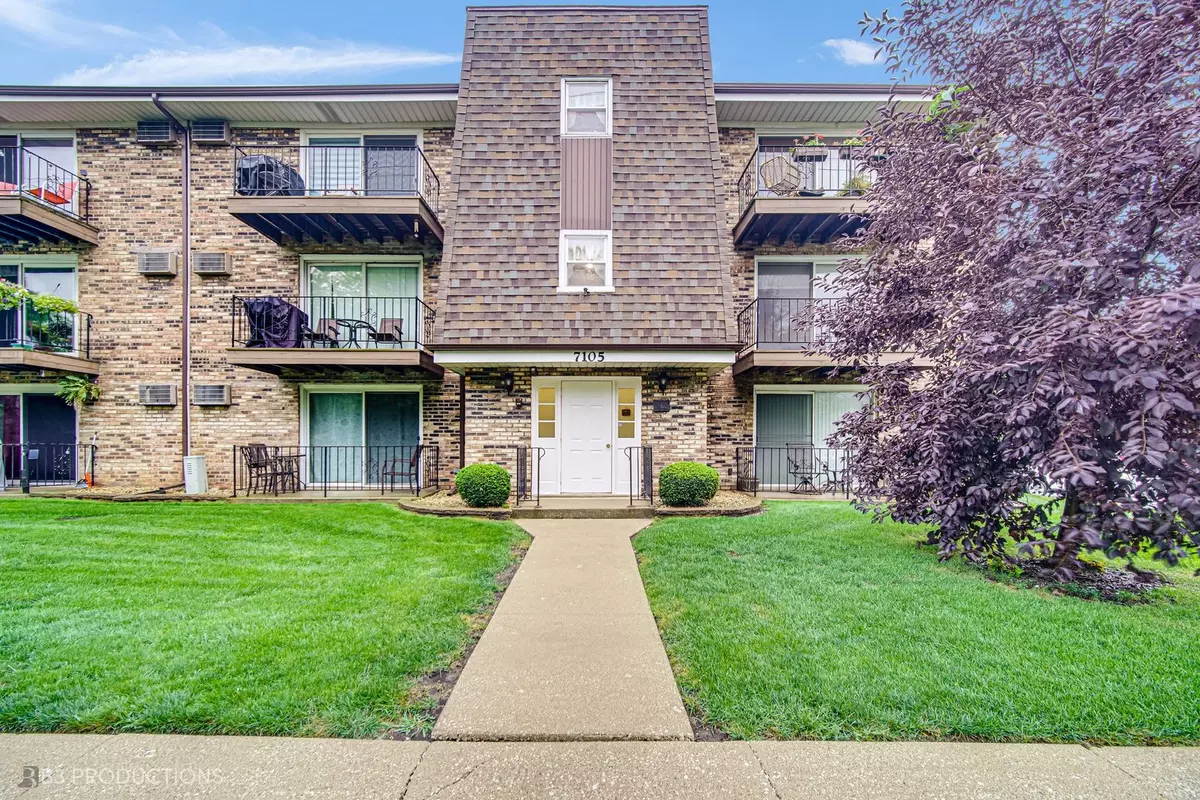 Chicago Ridge, IL 60415,7105 98th ST #304